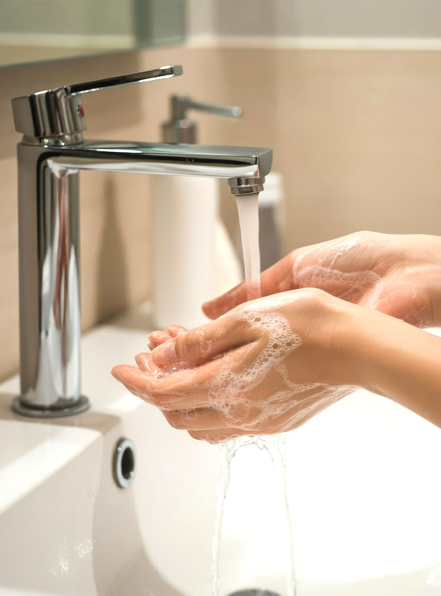Crystal Clear Water from Modern Kitchen Faucet
